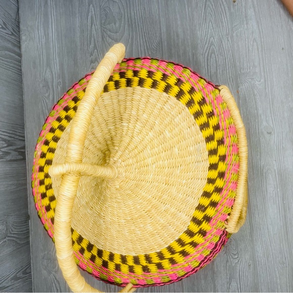 Large woven multicolor unique basket style cat bed decoration / home decor - Picture 5 of 11